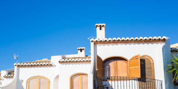 Pintar Fachadas de Casas Unifamiliares / Chalets en Alcalá de Henares · Pinturas para Pintado de Fachadas Metálicas o de Hormigón