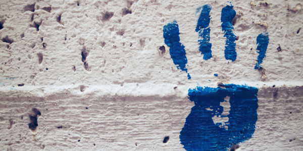 Pintar Fachadas de Empresas / Negocios / Locales Comerciales en Alcalá de Henares · Limpieza, Borrado y Eliminado de Grafiti / Pintura Antigrafiti